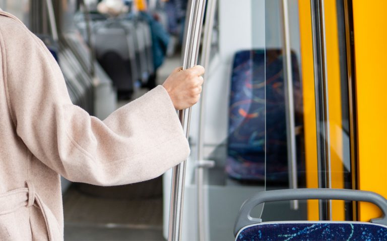 kozlekedesi-tarsasagok_fertotlenitve_freepik_20200312