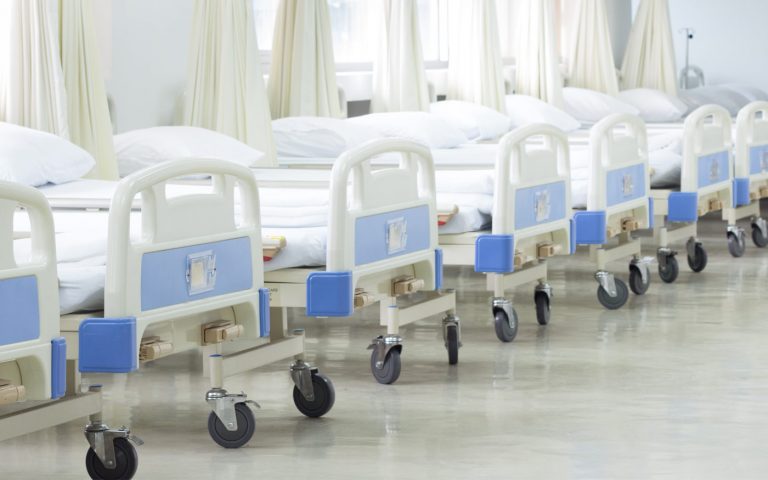 korhaz_agyak_ures_freepik_eddows_20200416