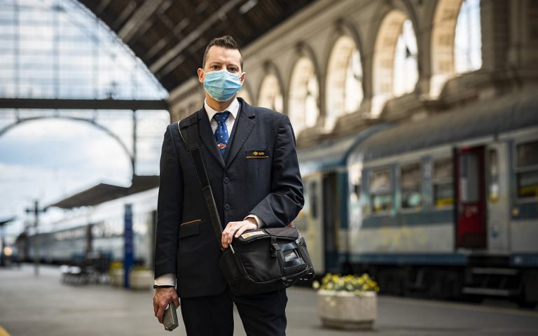 kotelezo-arc-eltakaras_MAVzrt_20200504