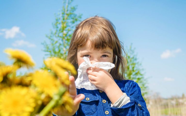 pollen-allergia_freepik_yanadjana_20200506