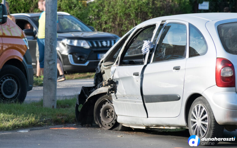 baleset-fo-ut_utzar1_dho_20200825