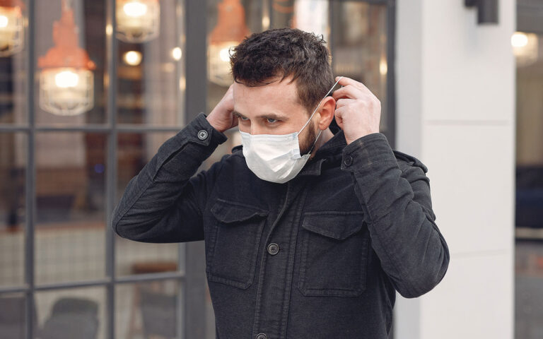 maszk_kozteruleten_freepik_prostooleh_20201110