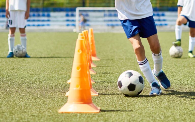 dmtk-foci--uj-szakmai-vezetes-utanpotlas_freepik_seventyfour_20210111