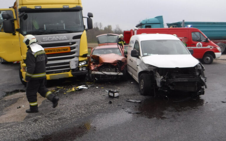 taksony_baleset_kamion4_pmki-szszmi-htp_20210427