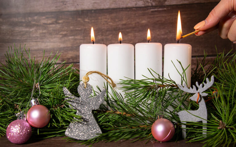 advent-wreath-christmas-girl-lights-fourth-candle