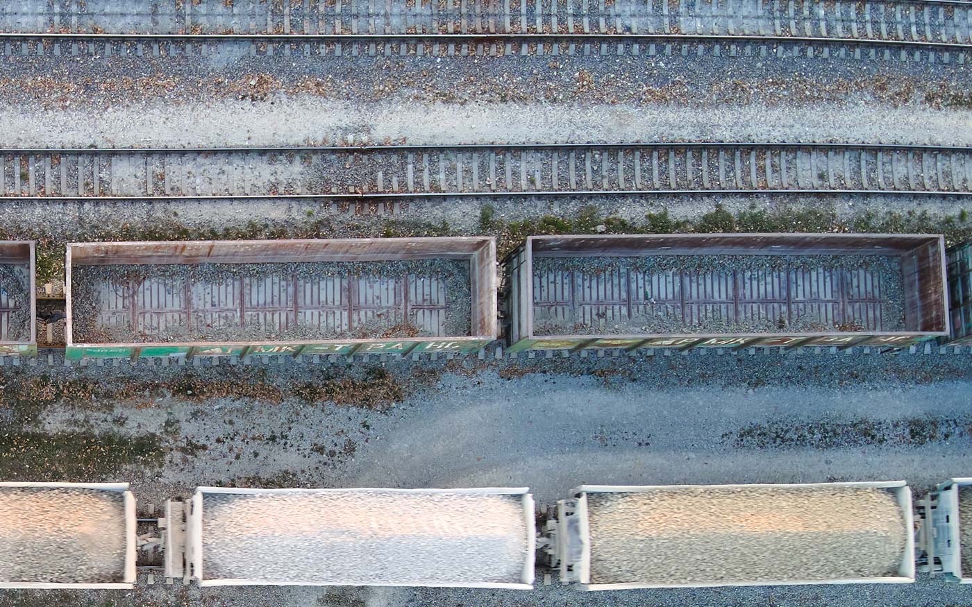 vasut-vagonok-felul_freepik_bilanol_20220128