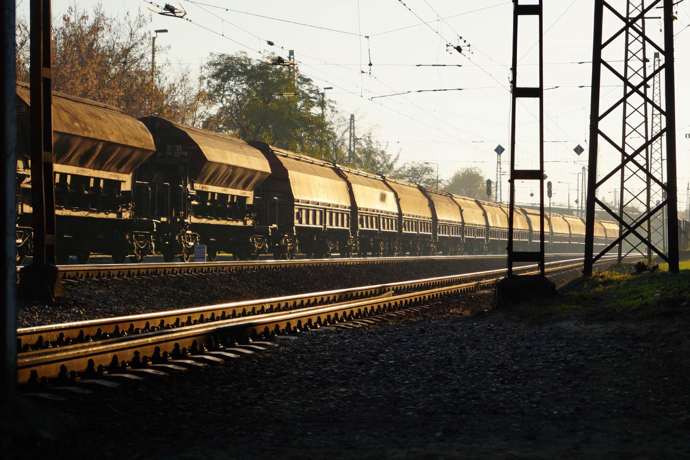 vasuti-teherszallitas_vagonok_kovats-kalman-pixabay_20220412