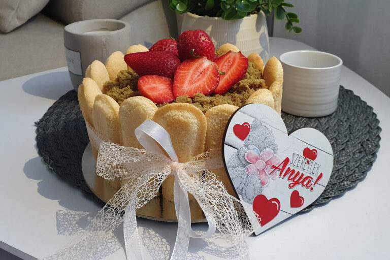 vasarnapi-suti_gal-timea_anyaknapi-zsurtorta1_20220501