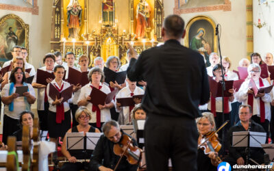 Felemelő ünnepi koncertet adott a Dunaharaszti Szent Cecília kórus