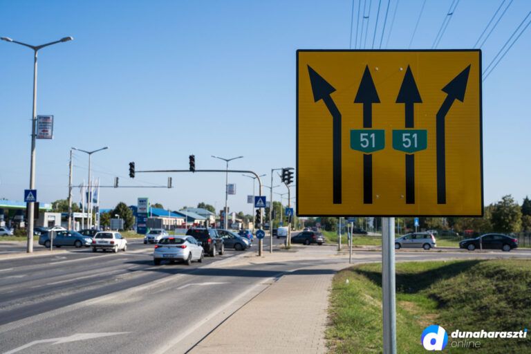 51-es_Nemedi_keresztezodes_forgalmi-lampa02_dho_20220903