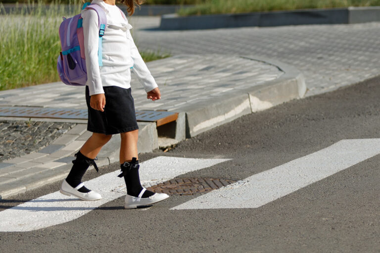 diak-iskolas-zenra_freepik_ruslav_20230222