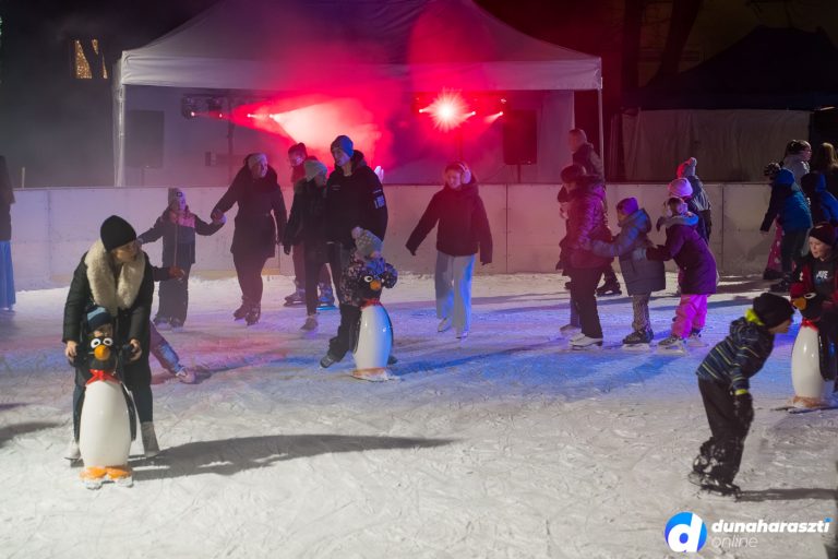 Jégdiszkó a koripályán, fotó: dho