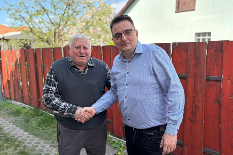 VantsaBotond_kezfogas_260411