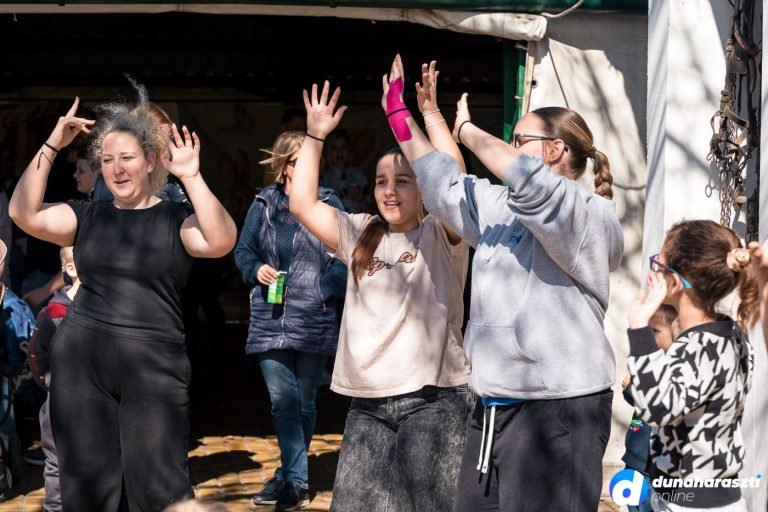 Napsütéses Húsvéti programok a haraszti tájházban, fotó: dho